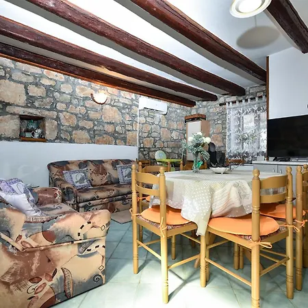 House Murage 2370 * Барбарига